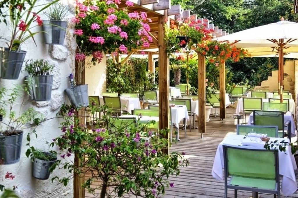 Logis Hotels - Le Pont Bernet - Hotel 2 Etoiles Et Restaurant Le Pian-Médoc Zewnętrze zdjęcie